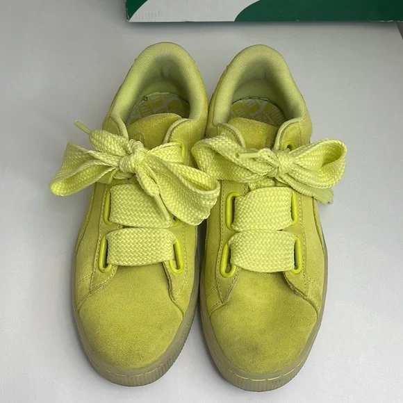 PUMA Women’s Suede Heart Reset Sneakers Sz 10 Fluo Yellow/Green Velvet Laces - Picture 3 of 6